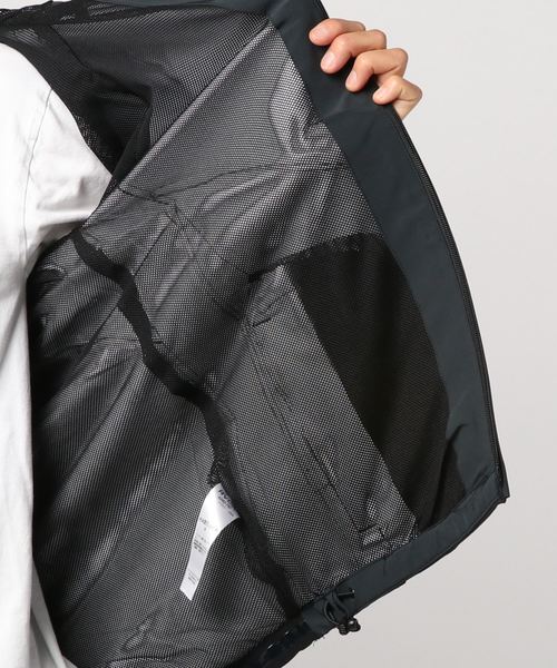 RVCA（ルーカ）の「RVCASPORTメンズVAWINDBREAKERJACKET（ナイロンジャケット・メンズ・ブラック・SMALL/MEDIUM）」の4枚目の写真