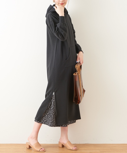 natural couture（ナチュラルクチュール）の「サイドＷジップロングパーカーワンピース（ワンピース・レディース・オフホワイト/ブラック/ベージュ・FREE）」の13枚目の写真