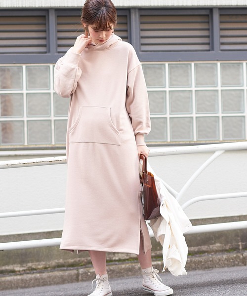 natural couture（ナチュラルクチュール）の「サイドＷジップロングパーカーワンピース（ワンピース・レディース・オフホワイト/ブラック/ベージュ・FREE）」の15枚目の写真