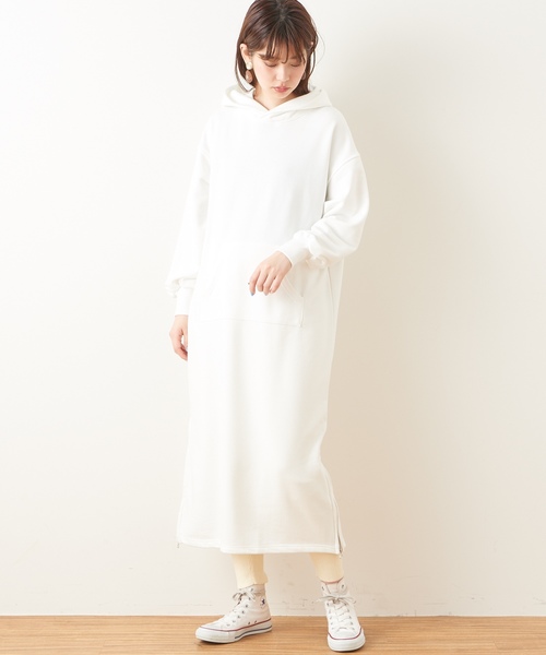 natural couture（ナチュラルクチュール）の「サイドＷジップロングパーカーワンピース（ワンピース・レディース・オフホワイト/ブラック/ベージュ・FREE）」の19枚目の写真