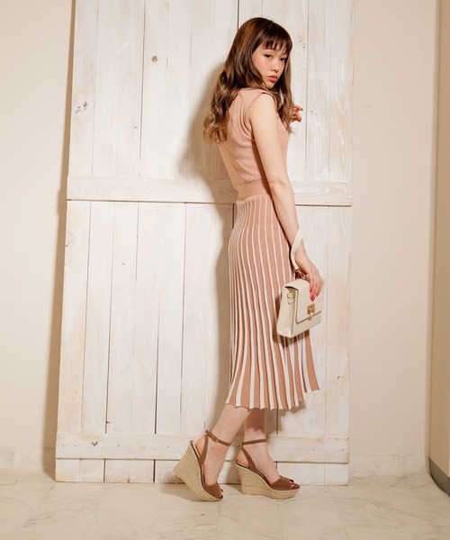 LIPSERVICE（リップサービス）の「サマープリーツニットワンピース（ワンピース・レディース・ベージュ/オレンジ/その他1・FREE）」の4枚目の写真