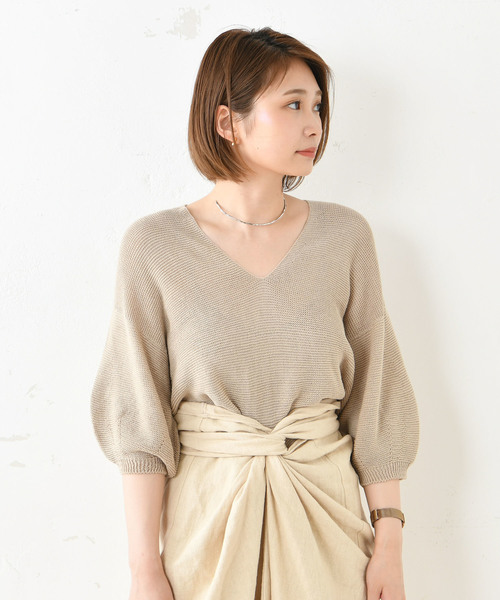 DouDou（ドゥドゥ）の「袖ボリュームVプルオーバー（ニット/セーター・レディース・ベージュ/ブラック/ブラウン・FREE）」の3枚目の写真