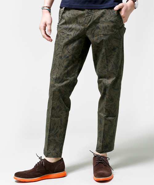 NANO universe（ナノユニバース）の「テイパードクロップドPT（スラックス・メンズ・ベージュ/カーキ/チャコール・44/46/48/50）」の3枚目の写真