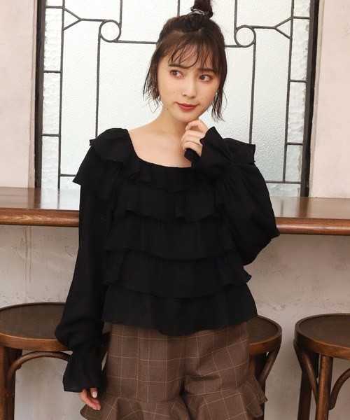 one after another NICE CLAUP(ワンアフターアナザーナイスクラップ)の「フリルティアードブラウス(シャツ/ブラウス・レディース・ブラック/オフホワイト/ミント・FREE)」の3枚目の写真