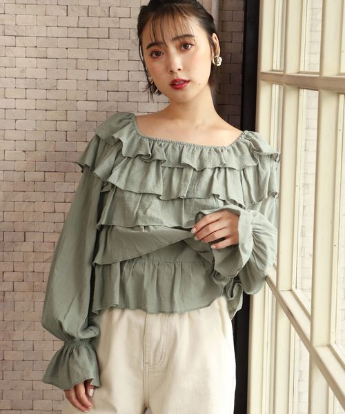 one after another NICE CLAUP(ワンアフターアナザーナイスクラップ)の「フリルティアードブラウス(シャツ/ブラウス・レディース・ブラック/オフホワイト/ミント・FREE)」の8枚目の写真