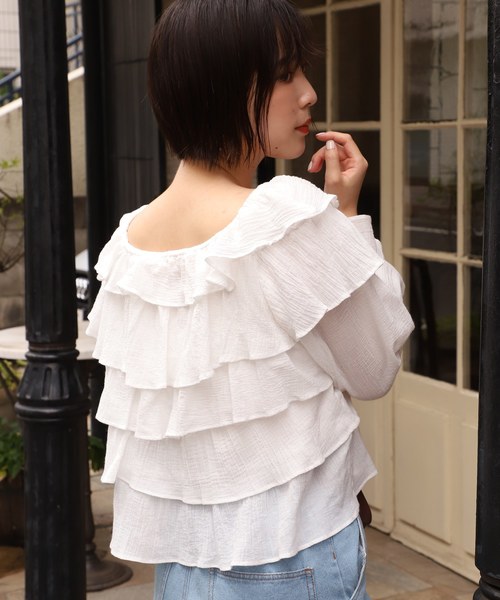 one after another NICE CLAUP(ワンアフターアナザーナイスクラップ)の「フリルティアードブラウス(シャツ/ブラウス・レディース・ブラック/オフホワイト/ミント・FREE)」の13枚目の写真