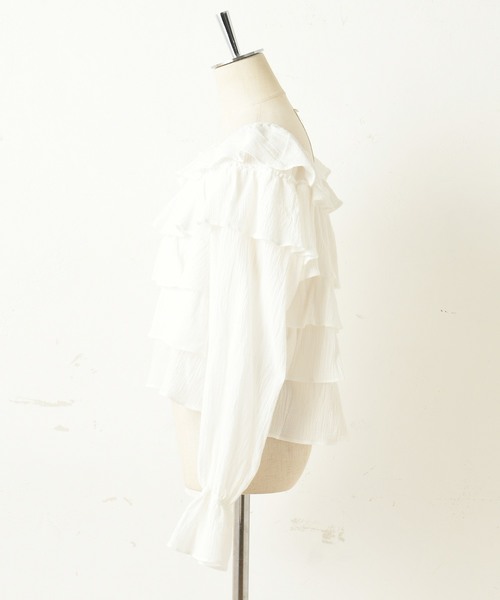 one after another NICE CLAUP(ワンアフターアナザーナイスクラップ)の「フリルティアードブラウス(シャツ/ブラウス・レディース・ブラック/オフホワイト/ミント・FREE)」の15枚目の写真