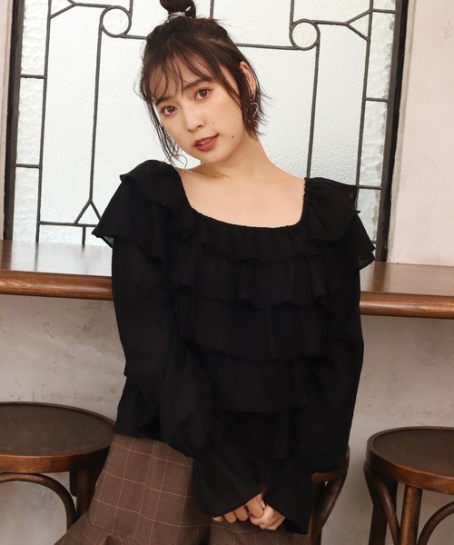 one after another NICE CLAUP(ワンアフターアナザーナイスクラップ)の「フリルティアードブラウス(シャツ/ブラウス・レディース・ブラック/オフホワイト/ミント・FREE)」の18枚目の写真