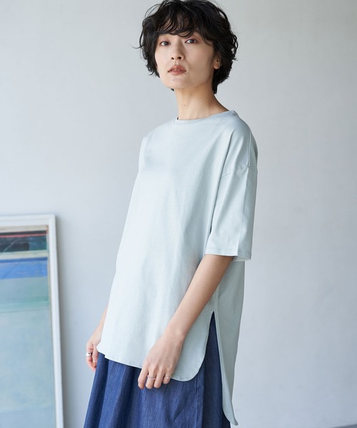 AMERICAN HOLIC（アメリカンホリック）の「前後差スクエアカットチュニック（Tシャツ/カットソー・レディース・オフホワイト/チャコールグレー/ベージュ/サックスブルー・FREE）」の4枚目の写真