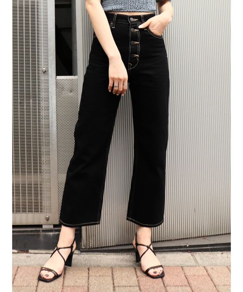 EMODA(エモダ)の「ボタンフライジャストウエストジーンズ(デニムパンツ・レディース・ブラック/インディゴブルー・X-SMALL/SMALL/MEDIUM)」の3枚目の写真