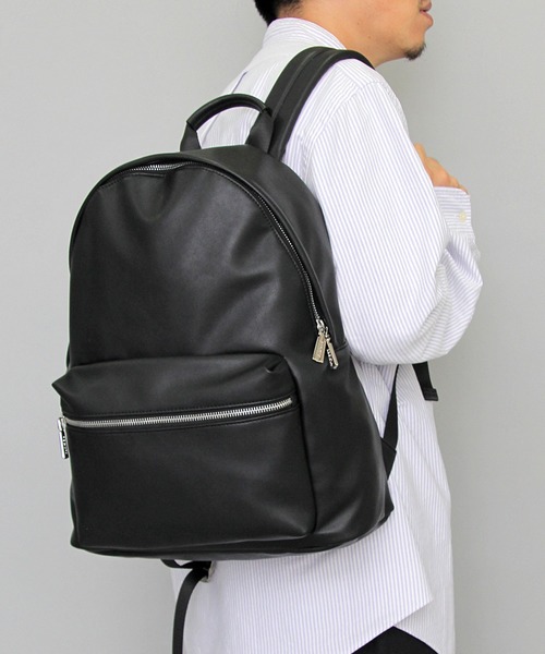 REGiSTA（レジスタ）の「選べる2素材 フェイクレザー デイパック（スムース・シボ）（バックパック/リュック・メンズ・ブラック/ブラック系その他・FREE）」の11枚目の写真