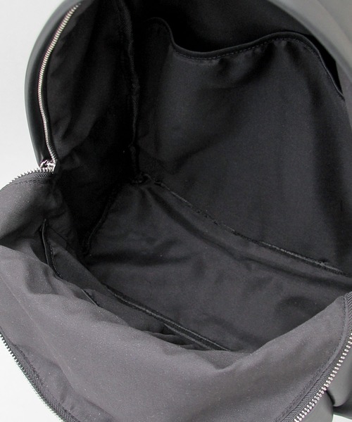REGiSTA（レジスタ）の「選べる2素材 フェイクレザー デイパック（スムース・シボ）（バックパック/リュック・メンズ・ブラック/ブラック系その他・FREE）」の13枚目の写真