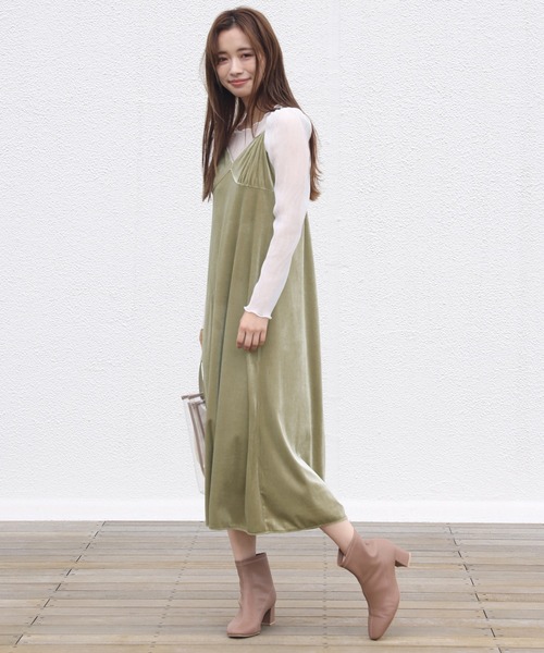 one after another NICE CLAUP(ワンアフターアナザーナイスクラップ)の「シアートップスセットベロアキャミワンピース(ワンピース・レディース・ブラウン/ベージュ/グリーン/ネイビー・FREE)」の7枚目の写真
