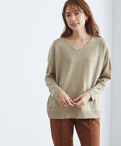 Pierrot(ピエロ)の「Vネックオーバーサイズニット(ニット/セーター・レディース・ブラック/アイボリー/モカ/ブルーグリーン/スモークピンク/グレイッシュベージュ・S/M/L)」の4枚目の写真