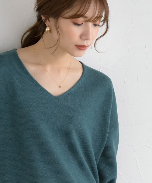Pierrot(ピエロ)の「Vネックオーバーサイズニット(ニット/セーター・レディース・ブラック/アイボリー/モカ/ブルーグリーン/スモークピンク/グレイッシュベージュ・S/M/L)」の12枚目の写真