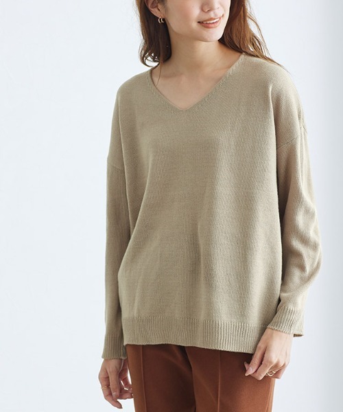 Pierrot(ピエロ)の「Vネックオーバーサイズニット(ニット/セーター・レディース・ブラック/アイボリー/モカ/ブルーグリーン/スモークピンク/グレイッシュベージュ・S/M/L)」の19枚目の写真