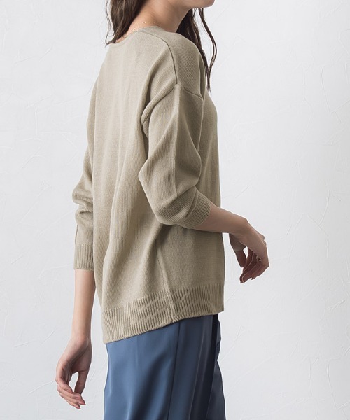 Pierrot(ピエロ)の「Vネックオーバーサイズニット(ニット/セーター・レディース・ブラック/アイボリー/モカ/ブルーグリーン/スモークピンク/グレイッシュベージュ・S/M/L)」の22枚目の写真