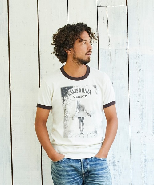 TMT（ティーエムティー）の「【山中崇史さん着用】S/SL C/R VINTAGE TEE(GIRL PHOTO)（Tシャツ/カットソー・メンズ・レッド/サックスブルー/オフホワイト・XX-LARGE/SMALL/MEDIUM/LARGE/X-LARGE）」の2枚目の写真