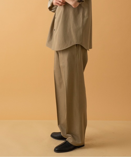 ADAM ET ROPE'（アダムエロペ）の「ウール ストレート スラックス（スラックス・メンズ・グレー/ベージュ・S/M/L）」の2枚目の写真
