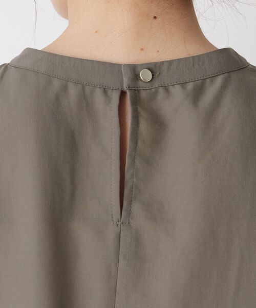 pink adobe(ピンクアドベ)の「◆【M-3L】タックスリーブ ブラウス(シャツ/ブラウス・レディース・チャコールグレー/カーキ/アイボリー/ライトパープル/ホワイト系5・44/38/42/40)」の6枚目の写真