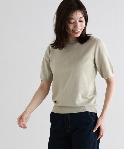 Pierrot（ピエロ）の「シルクタッチウォッシャブル半袖ニット（ニット/セーター・レディース・ラベンダー/ブラック/ライトベージュ/オフホワイト/グレー/ミント/マスタード/グリーン系その他/グレー×ホワイト/パープル系その他/グレイッシュベージュ/ピンクベージュ/ホワイト×ブラック/ネイビー/グリーン/ピンク/ライトブルー/杢グレー/イエロー/レッド・M/L/LL/3L）」の9枚目の写真