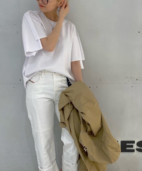 DIESEL（ディーゼル）の「レディース ニット 半袖 クルーネック ルーズフィット（ニット/セーター・レディース・ホワイト/ネイビー・SMALL/MEDIUM/LARGE/X-SMALL）」の14枚目の写真