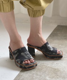 Square toe chunky heel sandal chs126