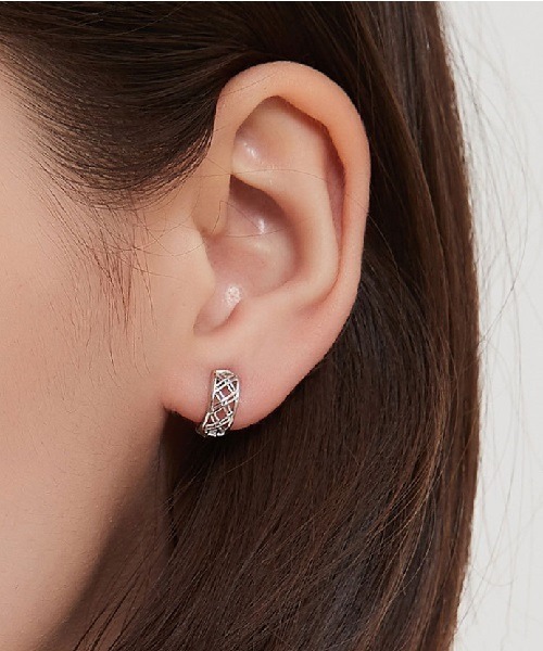 シンプル 透かしフープピアス 金属アレルギー対応シルバー925