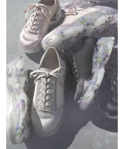 merry jenny(メリージェニー)の「floral sneaker(スニーカー・レディース・ブラック/アイボリー/ピンク・MEDIUM/LARGE)」の12枚目の写真