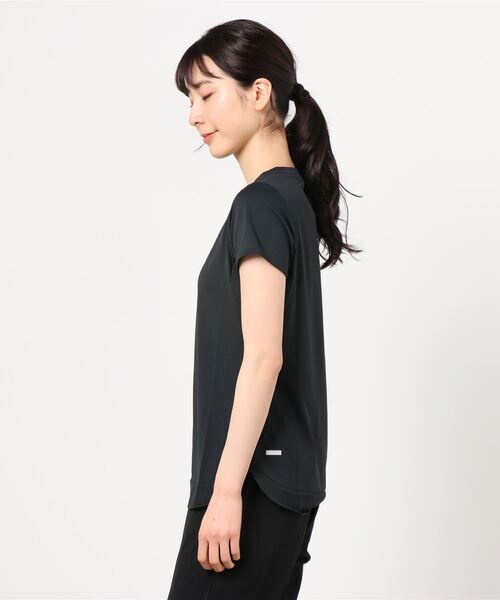 DESCENTE（デサント）の「デサント COOLIST ハンソデTシャツ（Tシャツ/カットソー・レディース・ピンク/ホワイト/ブラック・M/L/XL）」の4枚目の写真