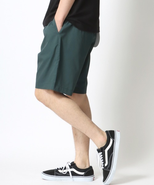 Dickies（ディッキーズ）の「Dickies/ディッキーズ T/Cツイル ワイドチノ ショートパンツ/ハーフパンツ/カラーパンツ/ショーツ（チノパンツ・メンズ・ライトグレー/ブラック/ベージュ/ネイビー/ブルー系その他2/ベージュ系その他/グレー系その他/グリーン・M/L/XL）」の17枚目の写真