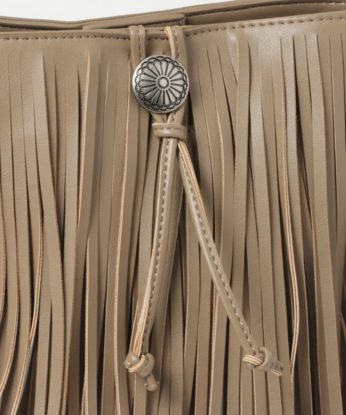 BAYFLOW(ベイフロー)の「フリンジショルダーバッグ(ショルダーバッグ・レディース・オフホワイト/モカ/クリアブルー・FREE)」の12枚目の写真