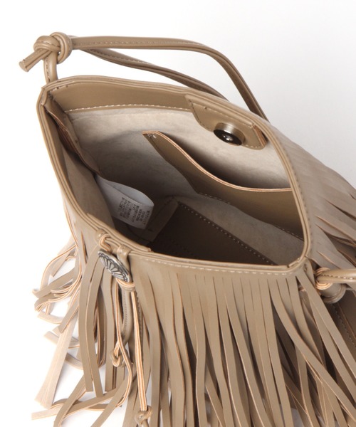 BAYFLOW(ベイフロー)の「フリンジショルダーバッグ(ショルダーバッグ・レディース・オフホワイト/モカ/クリアブルー・FREE)」の13枚目の写真