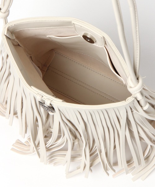 BAYFLOW(ベイフロー)の「フリンジショルダーバッグ(ショルダーバッグ・レディース・オフホワイト/モカ/クリアブルー・FREE)」の16枚目の写真