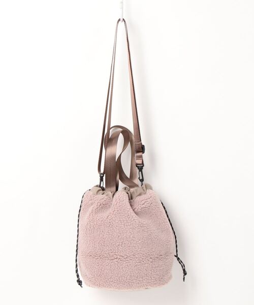 FILA（フィラ）の「【FILA/フィラ】筆記体刺繍 ボアフリース 巾着バッグ/ショルダーバッグ（ショルダーバッグ・レディース・チャコールグレー/ベージュ/ブラウン/スモークピンク・FREE）」の5枚目の写真