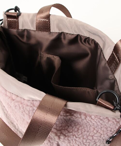 FILA（フィラ）の「【FILA/フィラ】筆記体刺繍 ボアフリース 巾着バッグ/ショルダーバッグ（ショルダーバッグ・レディース・チャコールグレー/ベージュ/ブラウン/スモークピンク・FREE）」の7枚目の写真