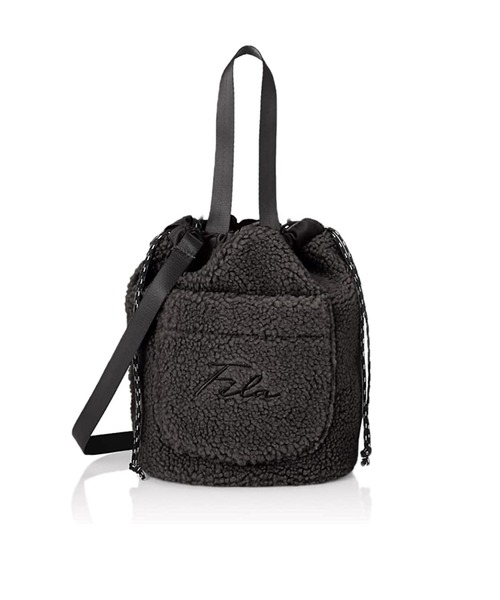 FILA（フィラ）の「【FILA/フィラ】筆記体刺繍 ボアフリース 巾着バッグ/ショルダーバッグ（ショルダーバッグ・レディース・チャコールグレー/ベージュ/ブラウン/スモークピンク・FREE）」の2枚目の写真