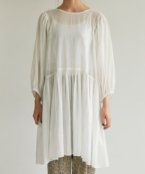 cardo fabrica(カルドファブリカ)の「◇100/2ボイルオーガンジー ギャザー切替チュニックワンピース(チュニック・レディース・ホワイト/ブラック・FREE)」の7枚目の写真