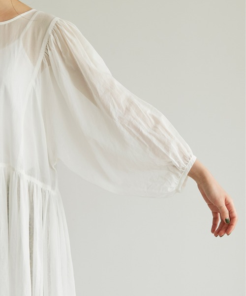 cardo fabrica(カルドファブリカ)の「◇100/2ボイルオーガンジー ギャザー切替チュニックワンピース(チュニック・レディース・ホワイト/ブラック・FREE)」の22枚目の写真