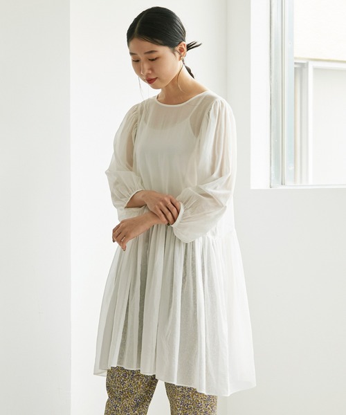 cardo fabrica(カルドファブリカ)の「◇100/2ボイルオーガンジー ギャザー切替チュニックワンピース(チュニック・レディース・ホワイト/ブラック・FREE)」の8枚目の写真