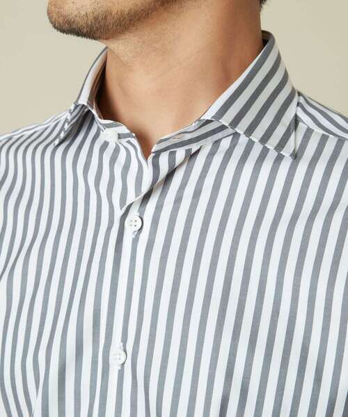 EYE. D WEARing（アイディウェアリング）の「HITOYOSHI Wネーム EYE. D WEARing　モダンストライプシャツ（シャツ/ブラウス・メンズ・グレー/ベージュ・2/4/3）」の7枚目の写真
