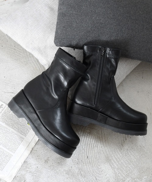 sango（sango）の「ラウンドトゥトラックソールストレッチショートブーツ（ブーツ・レディース・ブラック/アイボリー/グレイッシュベージュ・LL/S/M/L）」の13枚目の写真