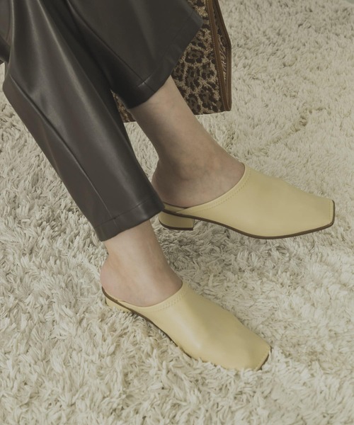 URBAN RESEARCH（アーバンリサーチ）の「ストレッチミュール（その他シューズ・レディース・ベージュ/ダークブラウン・37/38）」の13枚目の写真