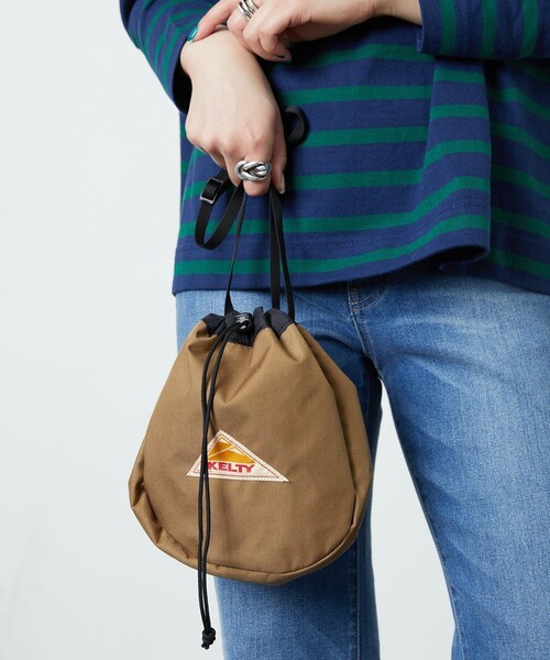 FREAK'S STORE(フリークスストア)の「【WEB限定】KELTY/ケルティ KINCHAKU SHOUDER/巾着ショルダーバッグ(ショルダーバッグ・レディース・ブラック/ベージュ/パープル/レッド/ブラウン系その他/キャメル/レオパード/その他9/その他15/ブルーグリーン/ナチュラル/オリーブ/ブラウン/イエロー・ONE SIZE)」の3枚目の写真