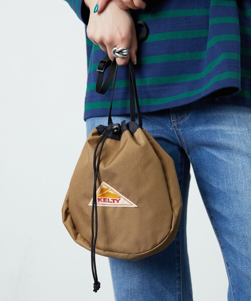 FREAK'S STORE(フリークスストア)の「【WEB限定】KELTY/ケルティ KINCHAKU SHOUDER/巾着ショルダーバッグ(ショルダーバッグ・レディース・ブラック/ベージュ/パープル/レッド/ブラウン系その他/キャメル/レオパード/その他9/その他15/ブルーグリーン/ナチュラル/オリーブ/ブラウン/イエロー・ONE SIZE)」の18枚目の写真