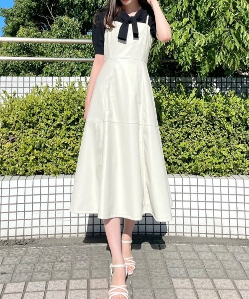 WILLSELECTION(ウィルセレクション)の「エコレザーフレアジャンパースカート(ジャンパースカート・レディース・アイボリー/キャメル・MEDIUM)」の11枚目の写真