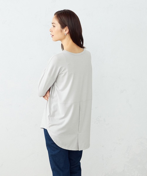COMME CA ISM（コムサイズム）の「スリット　ロングＴシャツ（Tシャツ/カットソー・レディース・ホワイト/ライトグレー/ブラック・MEDIUM/LARGE）」の13枚目の写真