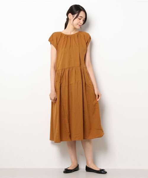 Samansa Mos2（サマンサ モスモス）の「前後着ギャザーノースリーブワンピース（ワンピース・レディース・キャメル/チャコール/ベージュ/グリーン・ﾌﾘ-）」の9枚目の写真