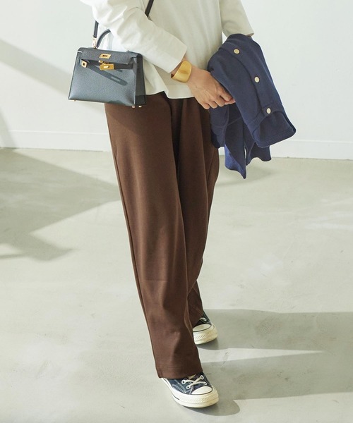 KOBE LETTUCE（コウベレタス）の「[WEARISTA田中亜希子さんコラボ]低身長向けサイズあり　ジャージータックワイドパンツ（スラックス・レディース・ブラック/ダークブラウン/ベージュ/カーキ/ホワイト系/ピンク/チャコール/グリーン系/アイボリー系/イエロー/チャコールグレー/グリーン/オレンジ/ミント/ピンク系/ブラウン系/アイボリー/ブルー系/ブラウン系1/ライトグレー/オフホワイト・SMALL/MEDIUM/MEDIUM/TALL/LARGE）」の8枚目の写真