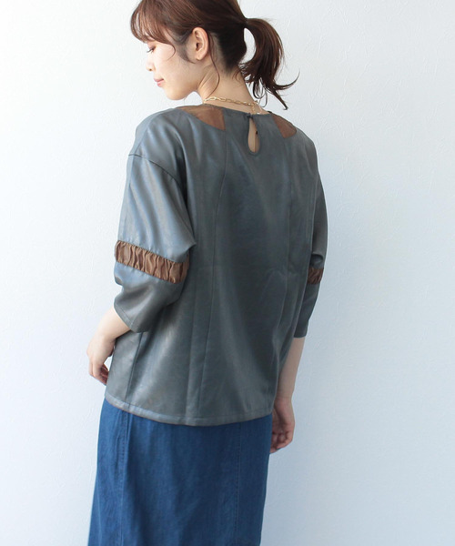 Three Four Time(スリーフォータイム)の「ギャザー切替スリーブレザーライクプルオーバー(その他トップス・レディース・カーキ/ブラック・ONE SIZE)」の4枚目の写真